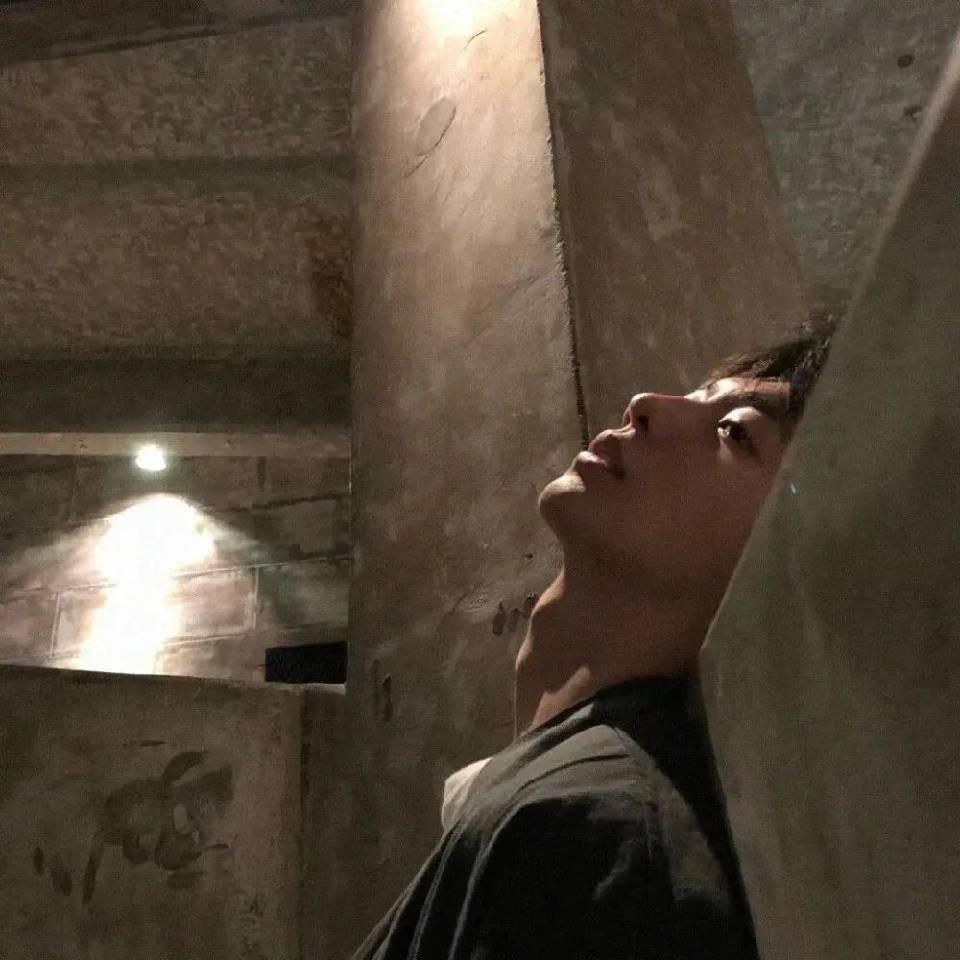 我才不和你玩