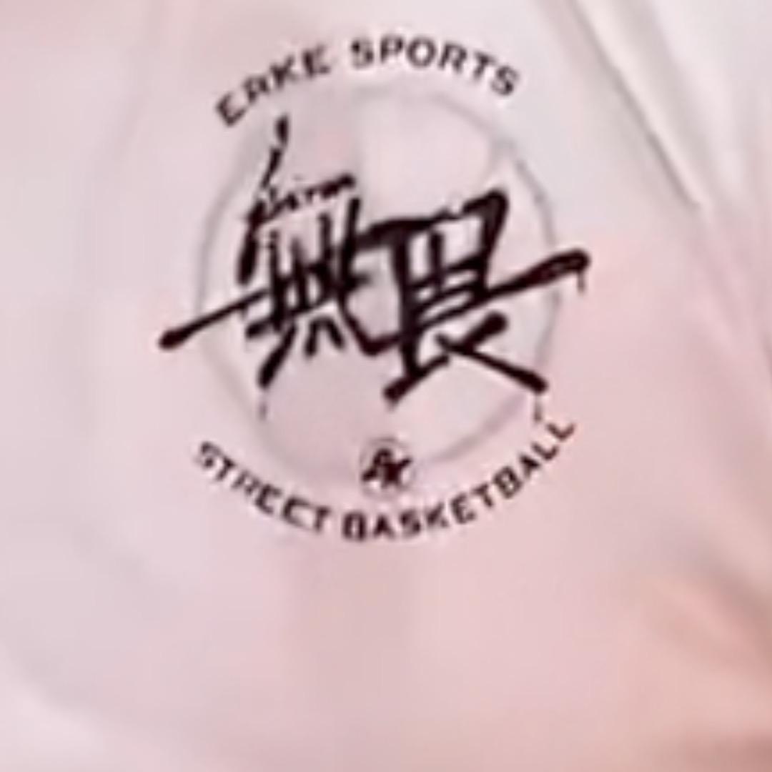 🍓🍓🐛🐛🐛🍓🍓爱吃草莓的虫