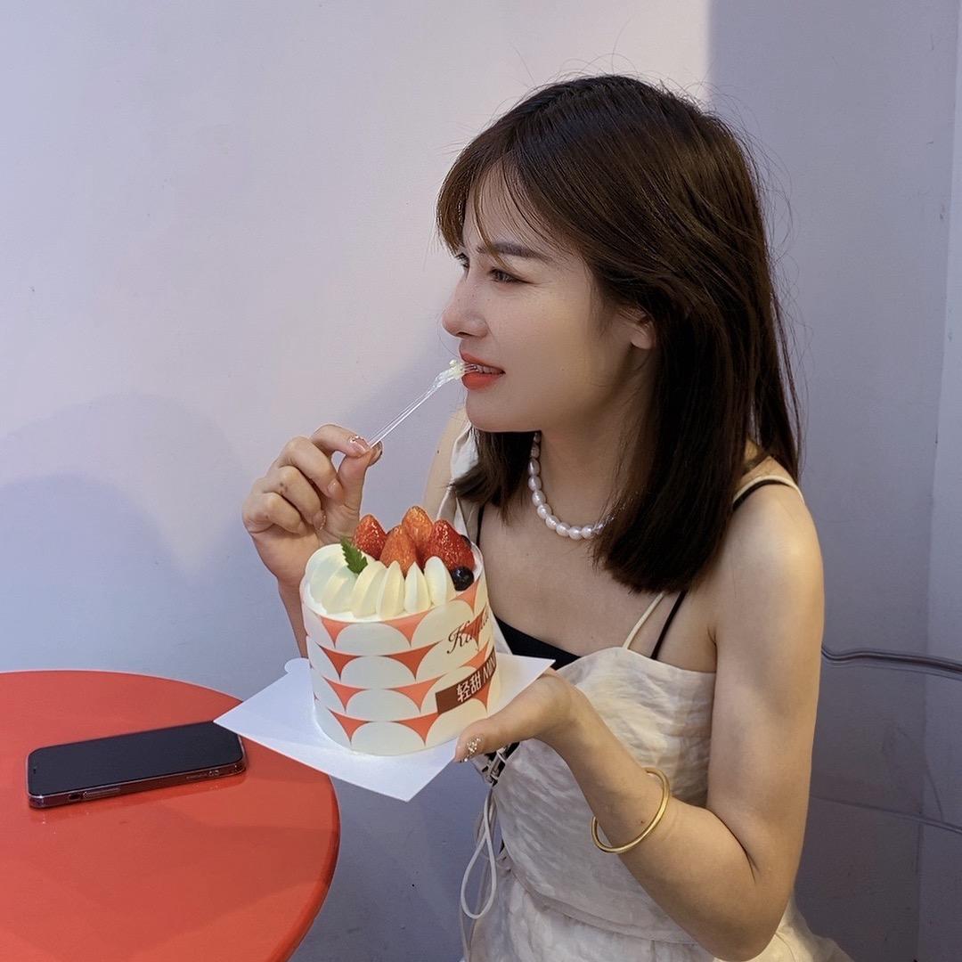 知几女装店