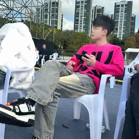 ꕥ᭄小贤家的᭨ᮩ璃璃࿐ ⁰²⁵⁸