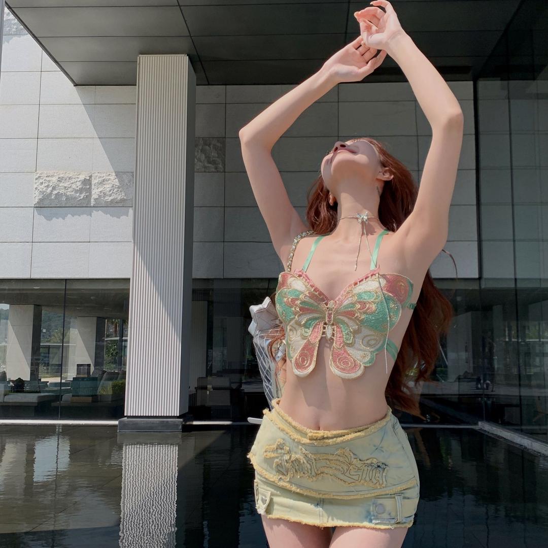 🦈鲨鱼陪我.