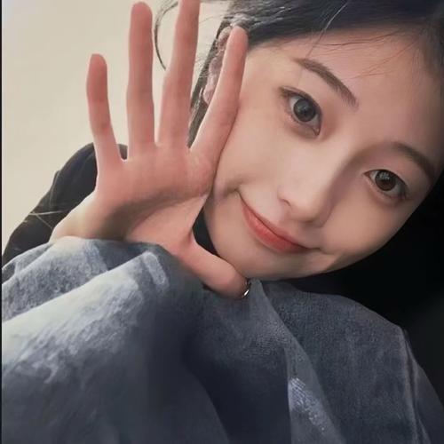 小鱼🐟.