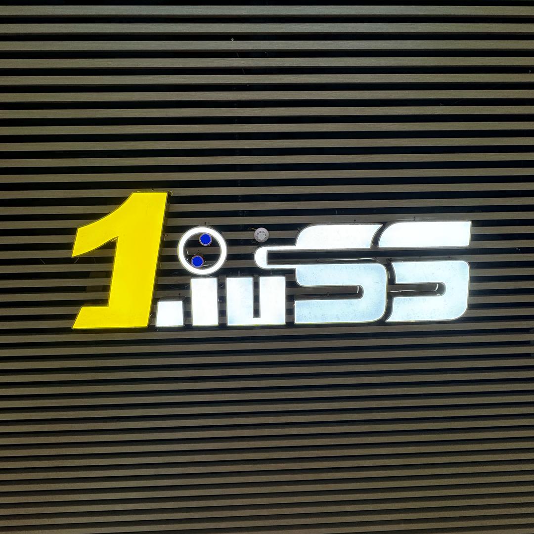 刘莎莎台球俱乐部