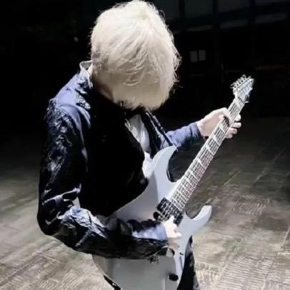 长得太帅被7个少妇轮流见