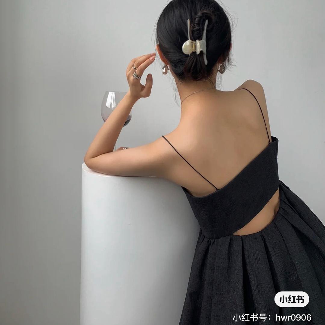 阜阳商厦中心巷往女装여성의류（上新中）