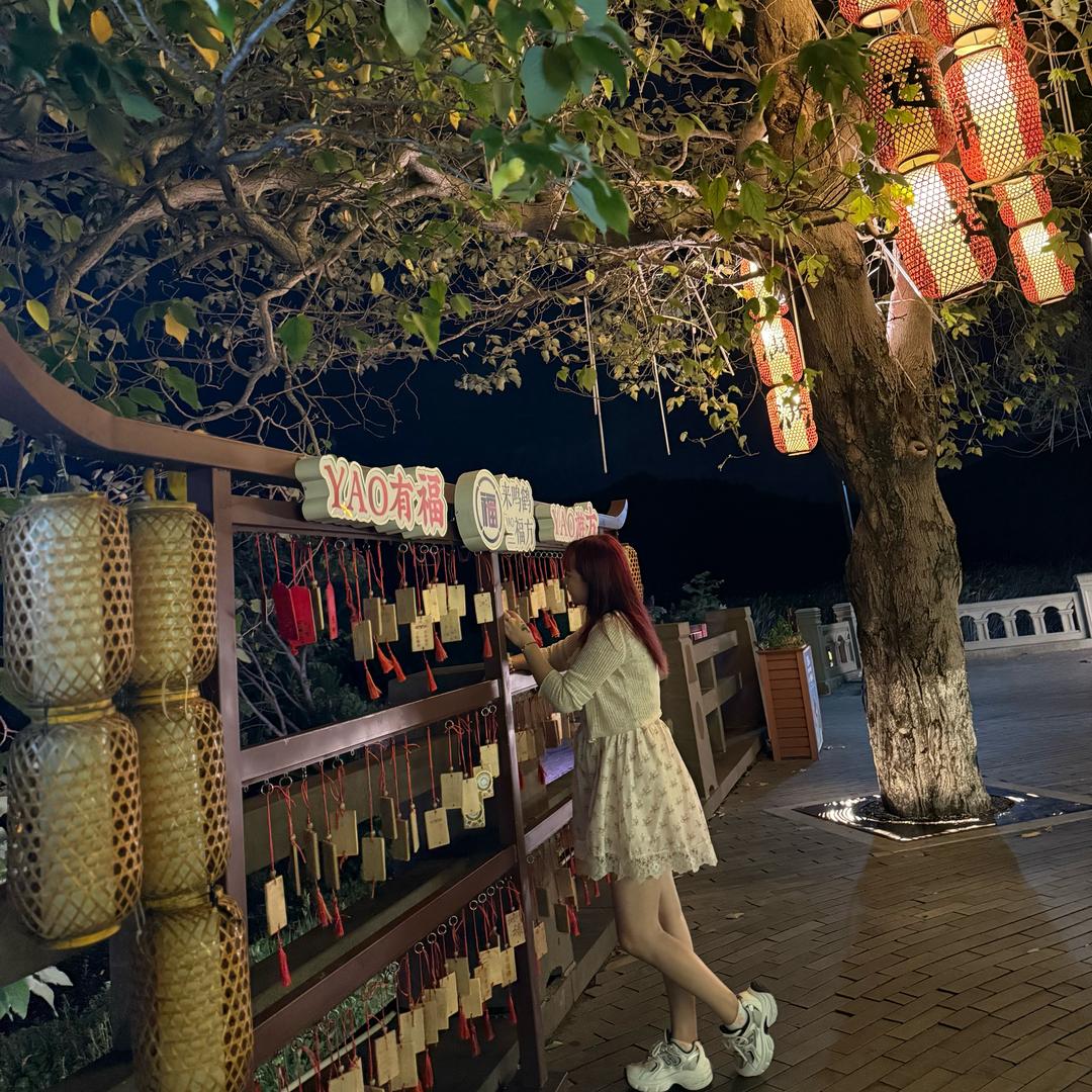 欣欣（女烧烤师）
