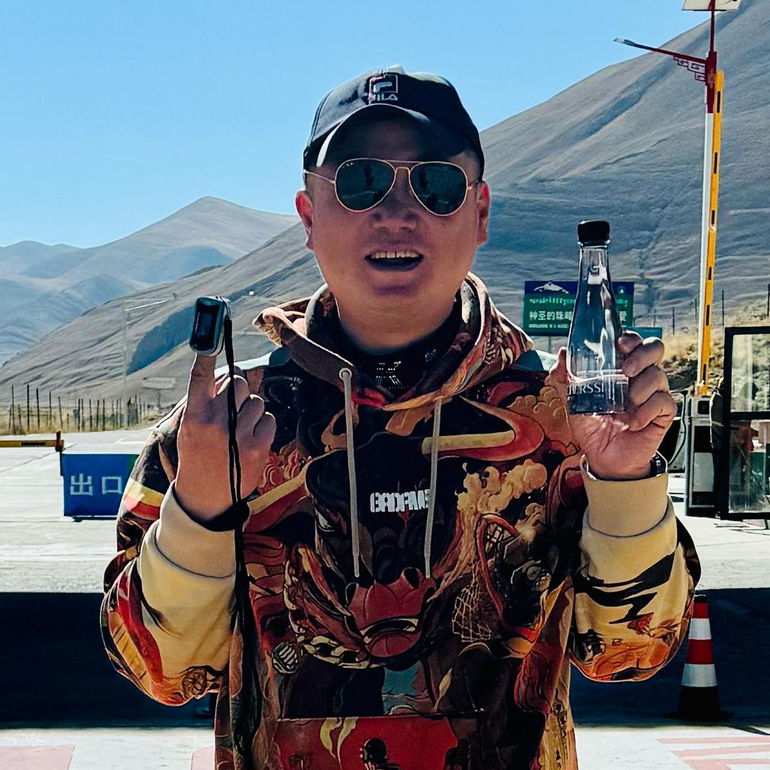 登山机器人租赁-冈仁波齐