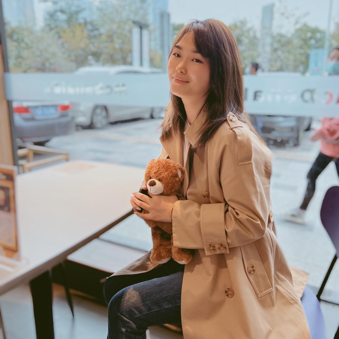 深圳市南山区千阶服饰店