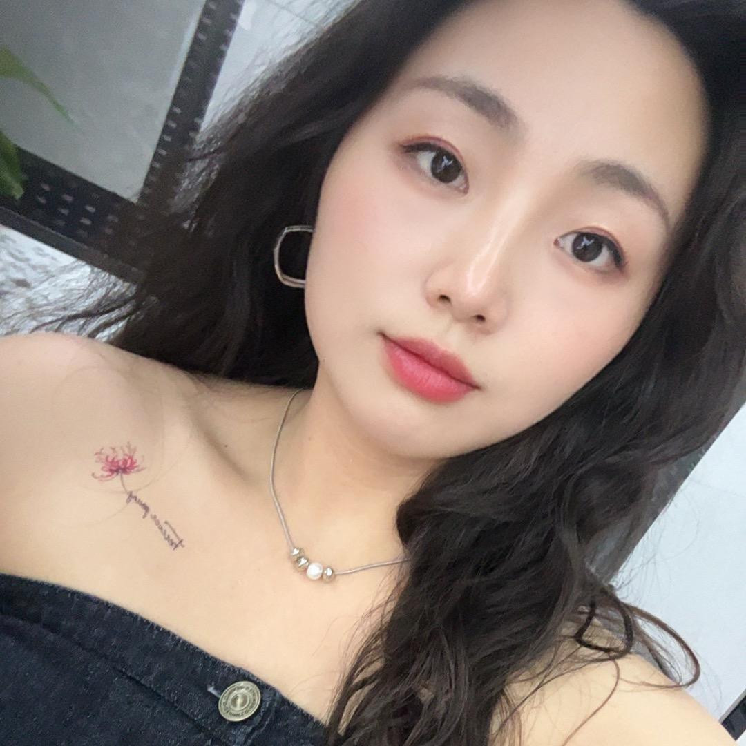 ✌️贪财好色的小妞✌️