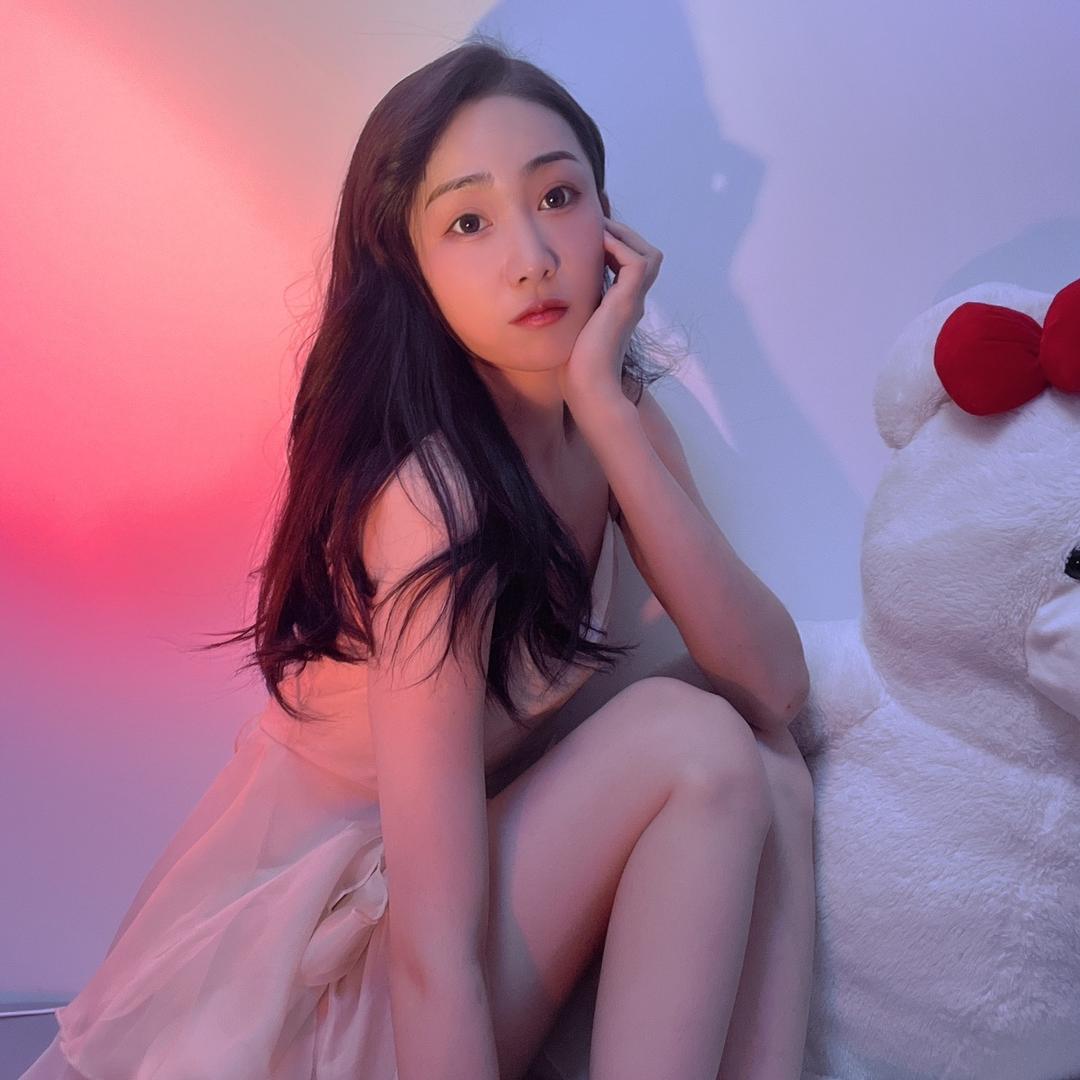 杨甜甜.