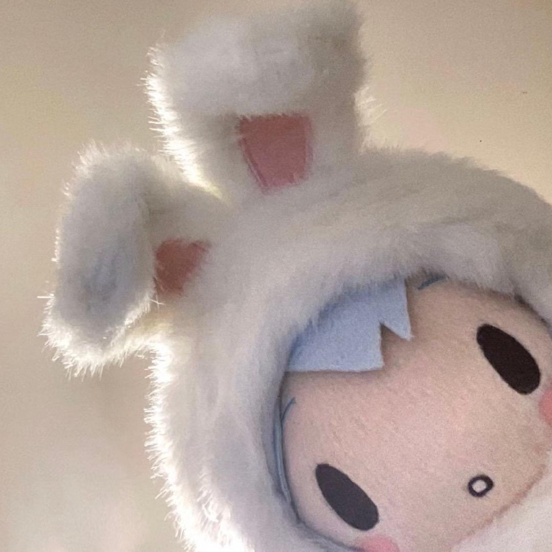 依依^