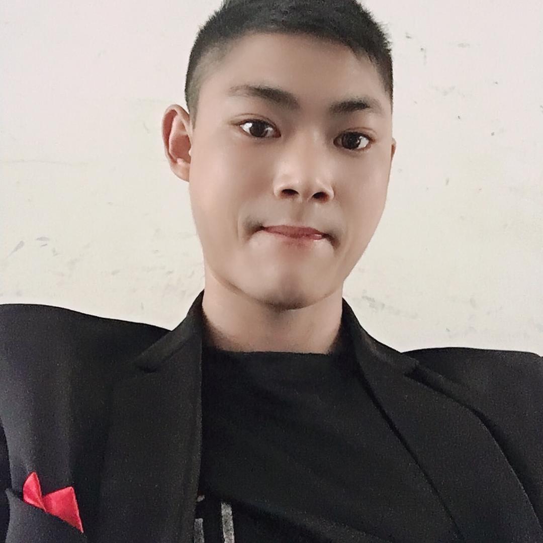 柳树演艺！小唐