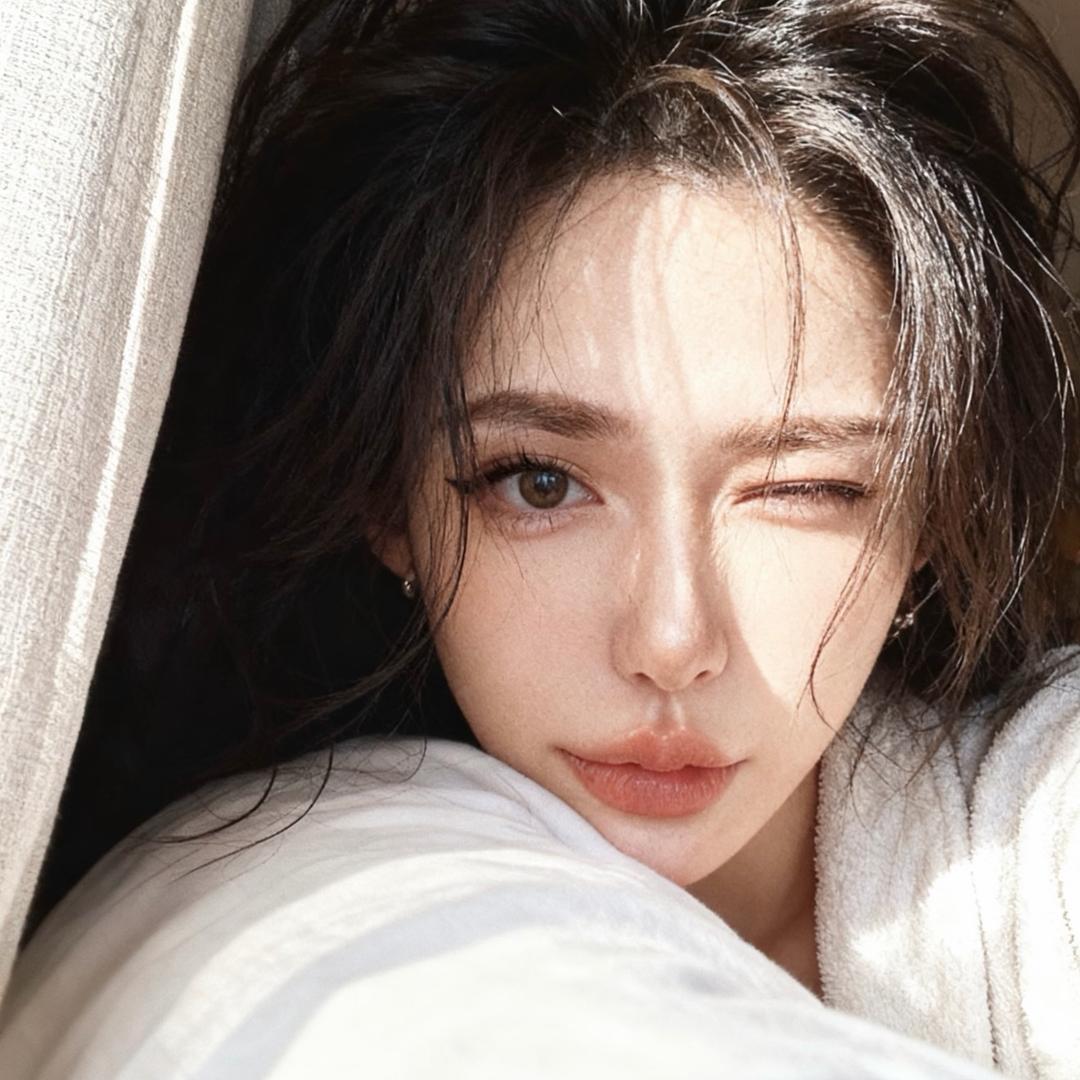 YY~