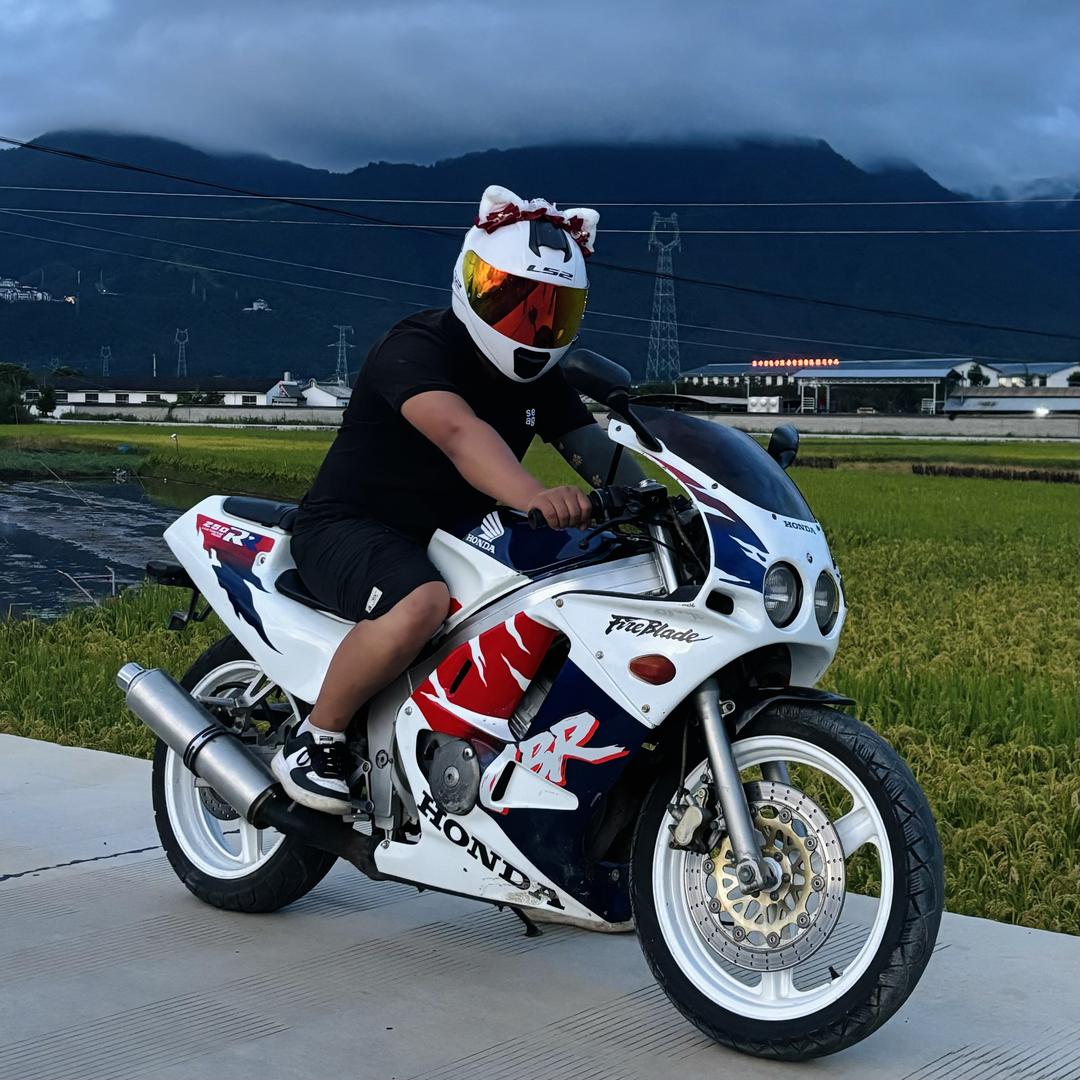 腾冲邦邦车行哈啰租电动车