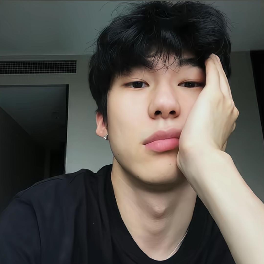 骑老奶奶闯红灯.
