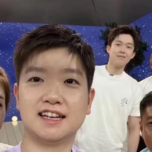 @莎头一路生花。