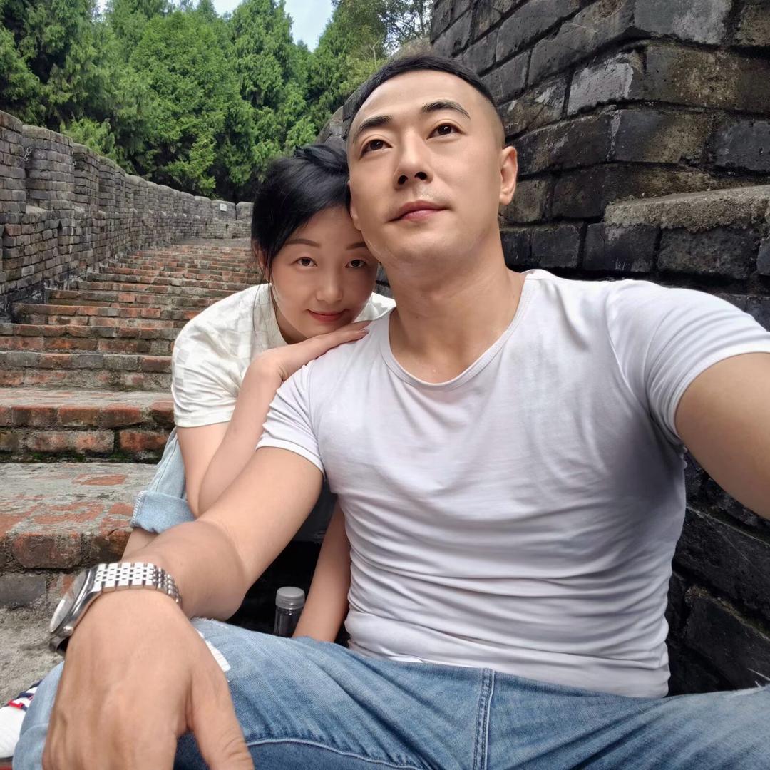 金四鑫鸿夫妇