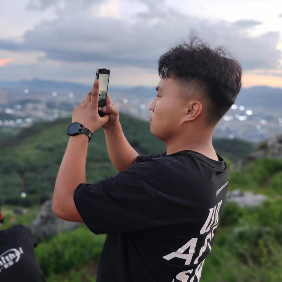 泰石克《云南万硕》曾发雄