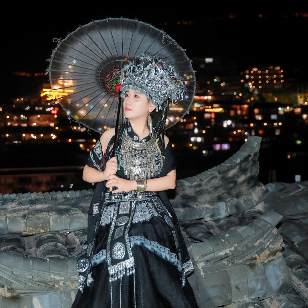 苗族阿妹文文💎