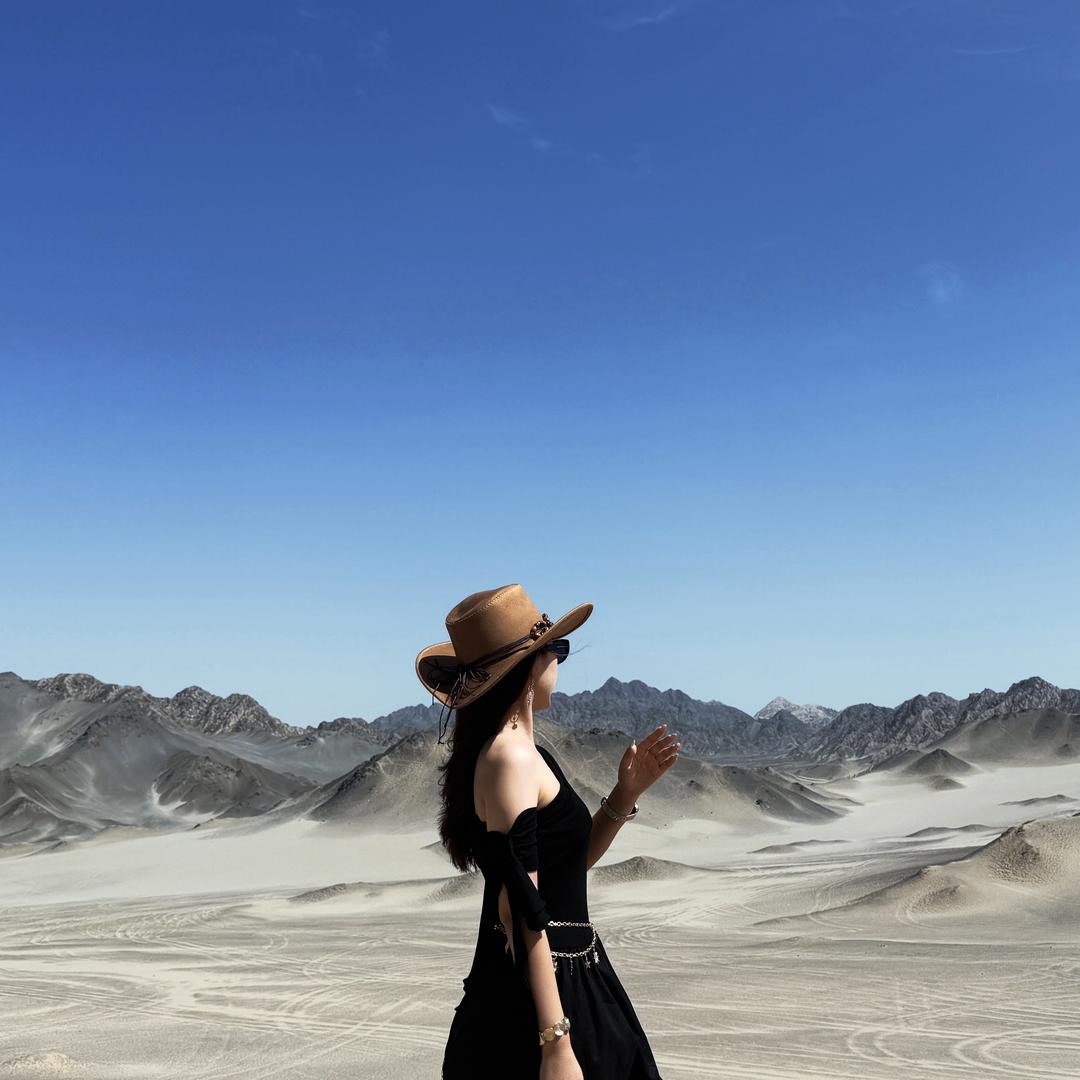 平静的粉色方便面