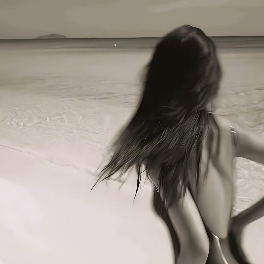 ∴