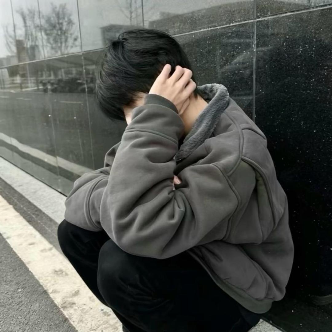 欣欣-.