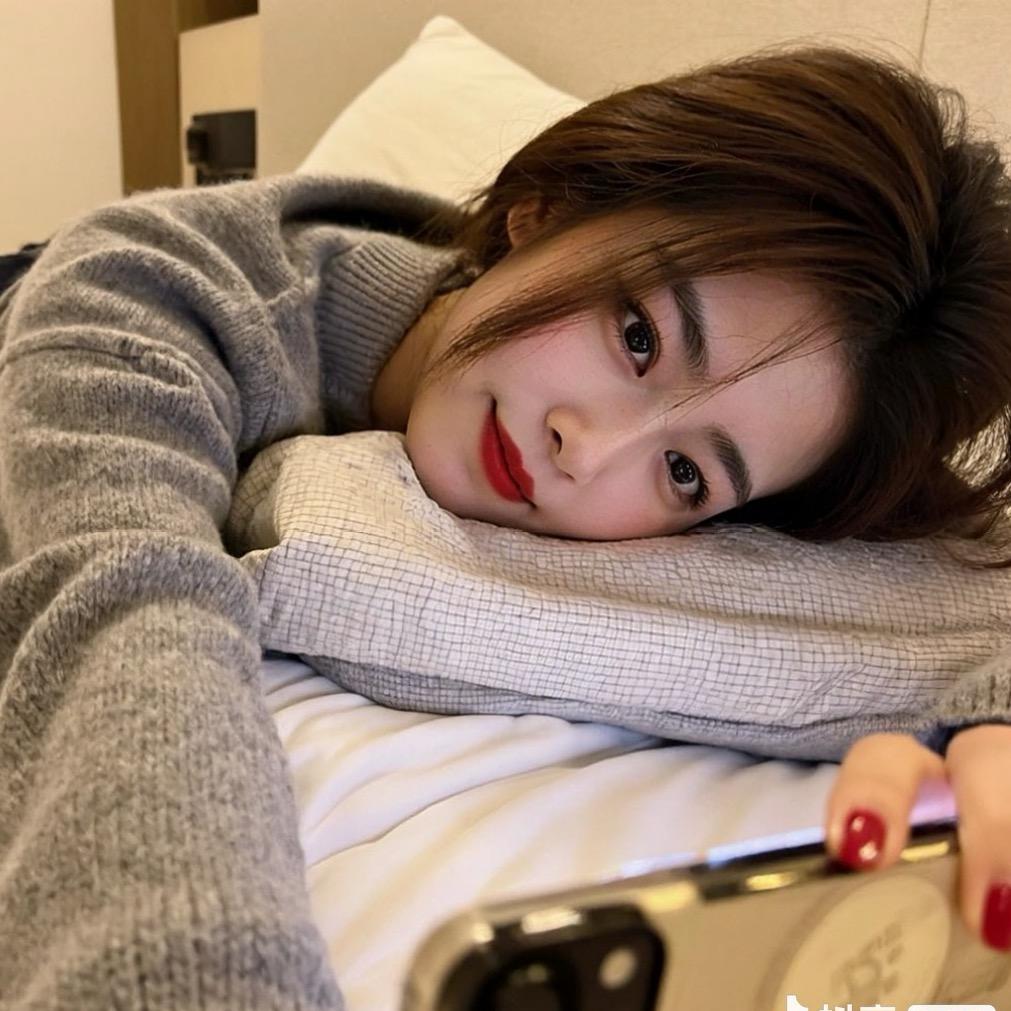 卖高端手机里 小格妮