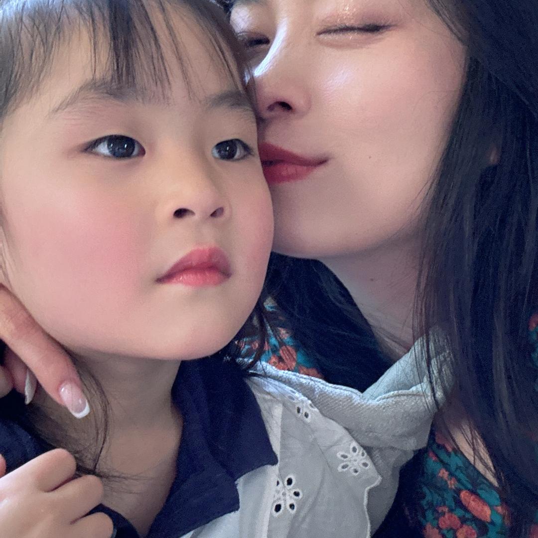 AMOR普拉托韩妆店