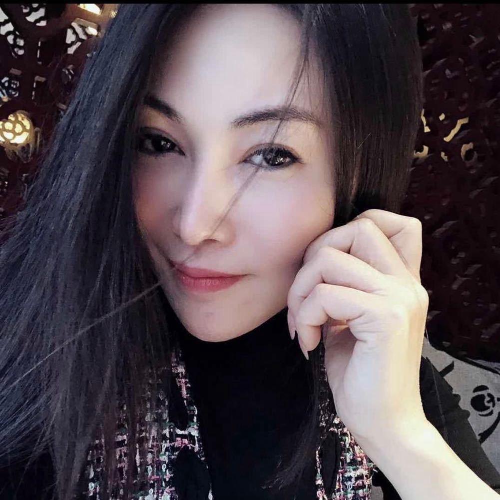 徐玲儿、服装，纹绣一条龙