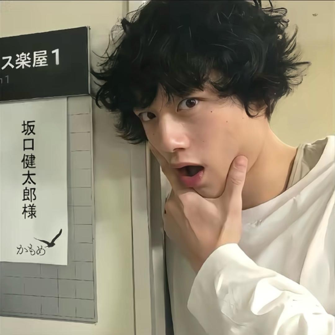 你来和我比比谁更抽象