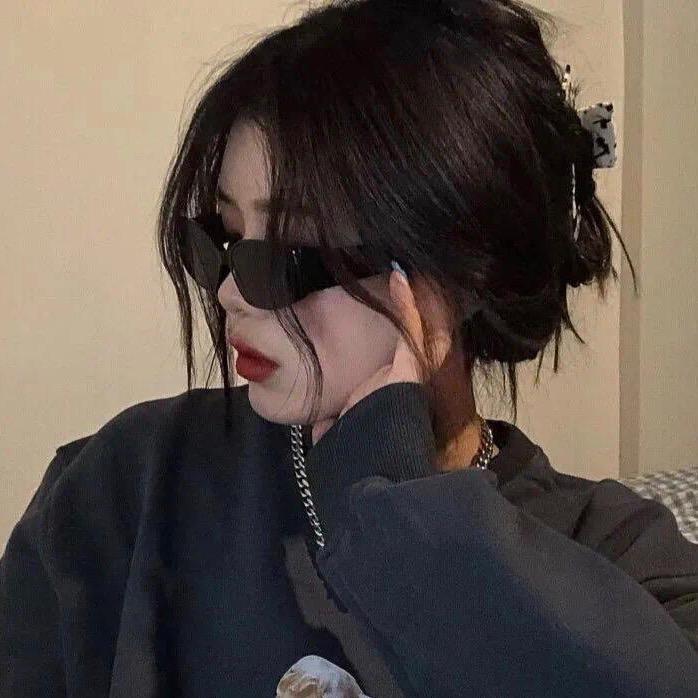 小胡很爱笑_