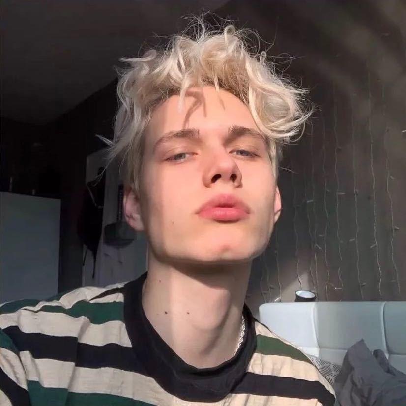 活着不玩不如死.