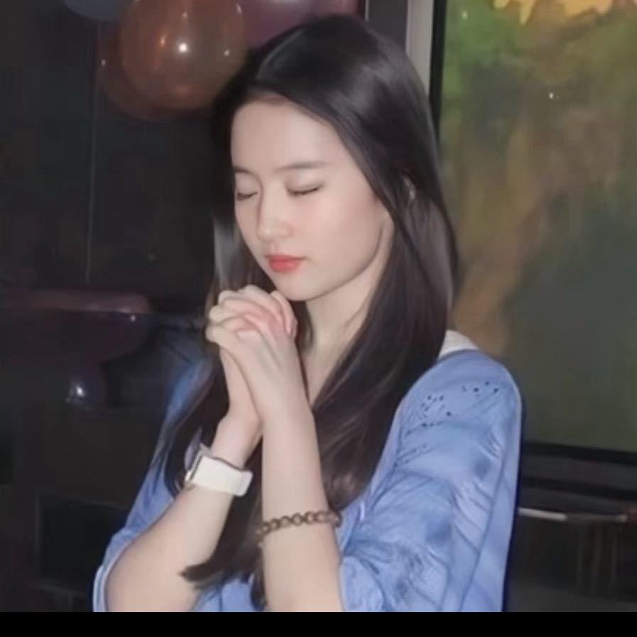 小爱🍬