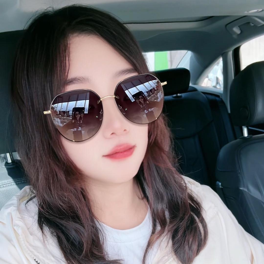 边婕