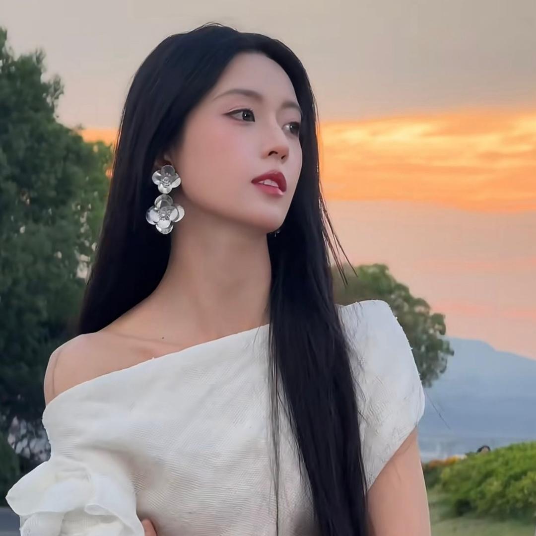 李梧🎁