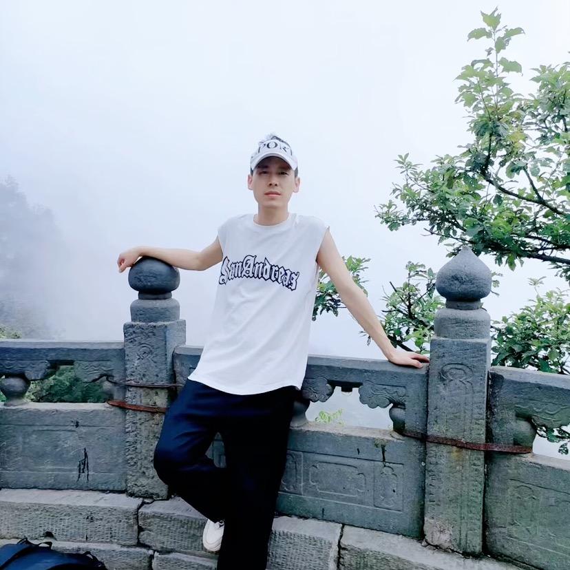 十堰标榜     阿炫