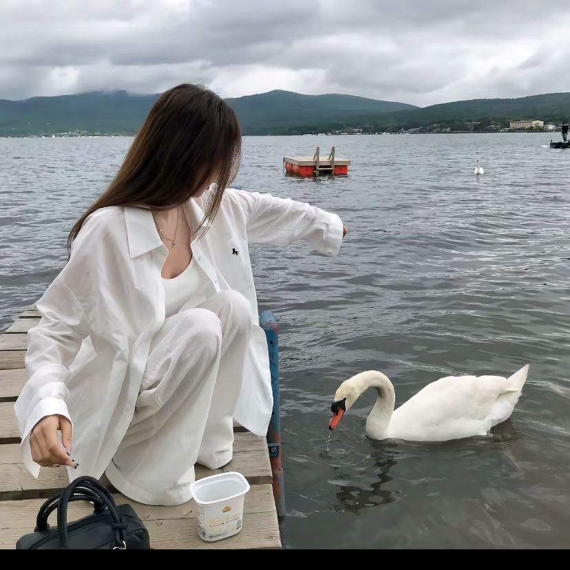 荷风浣旧尘（颖晨莱百货）