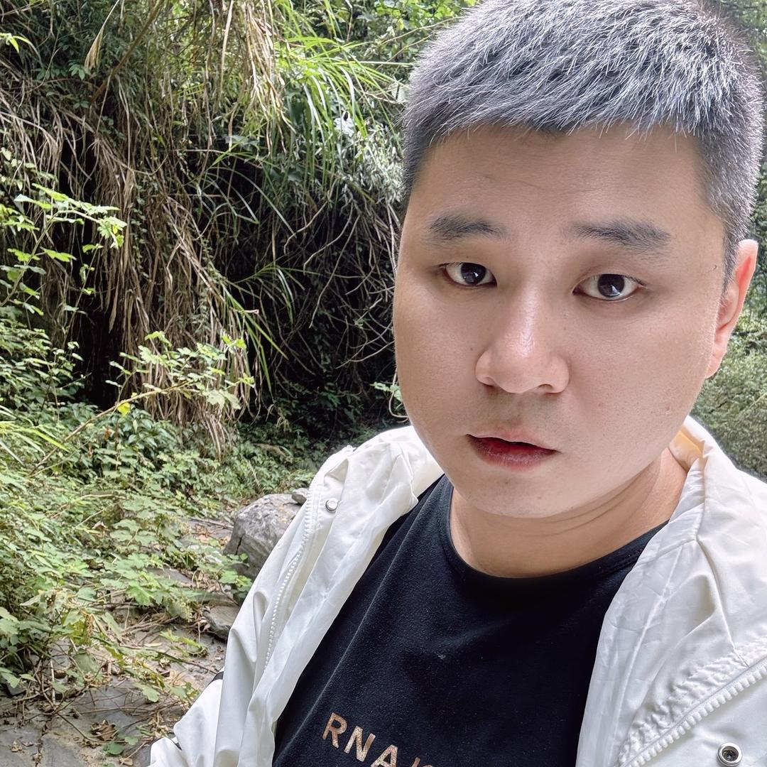 蛋总兄弟(小磊)