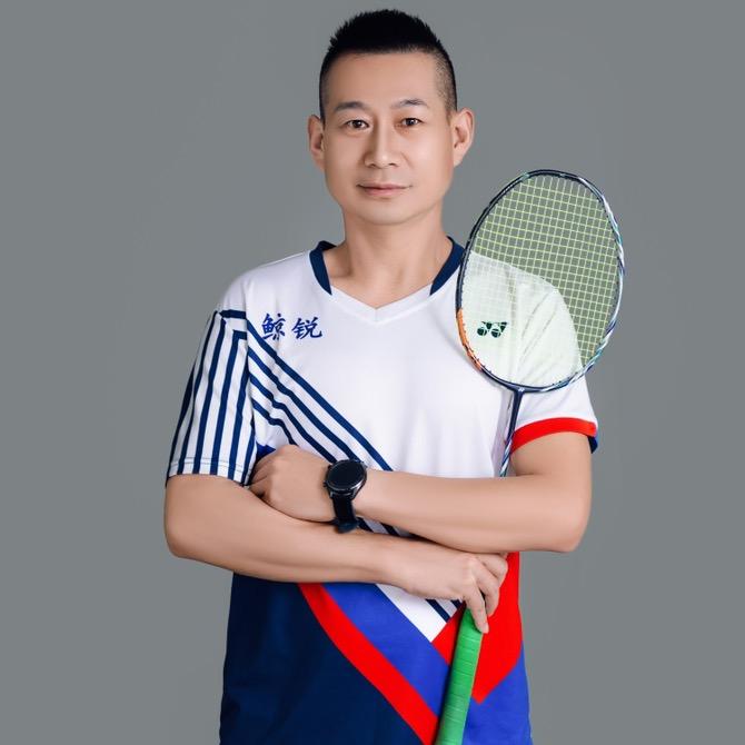 三哥爱教球🏸️