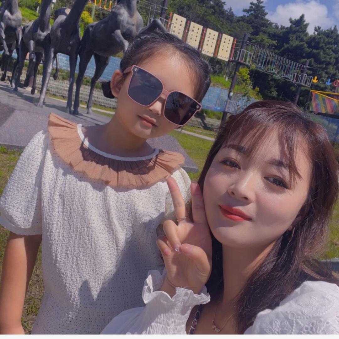 小萝莉爱搞笑88