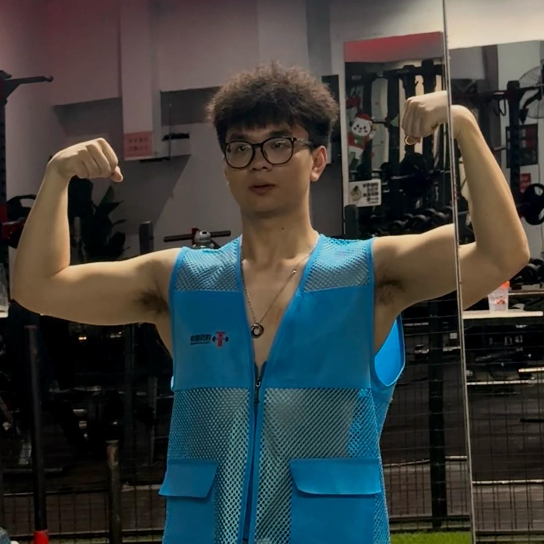 青山湖铁馆健身阿杰