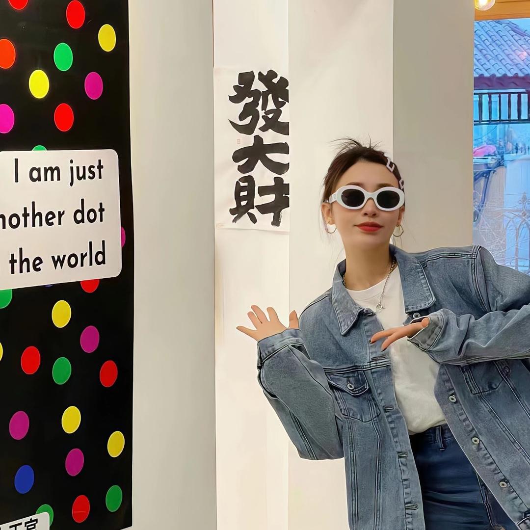 小新卖蜡笔