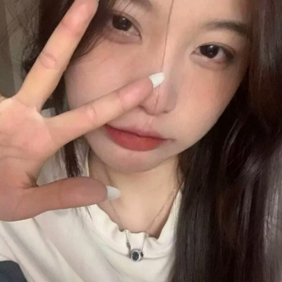 腿腿.