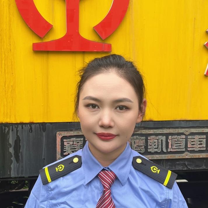 最听学生话的杨校长