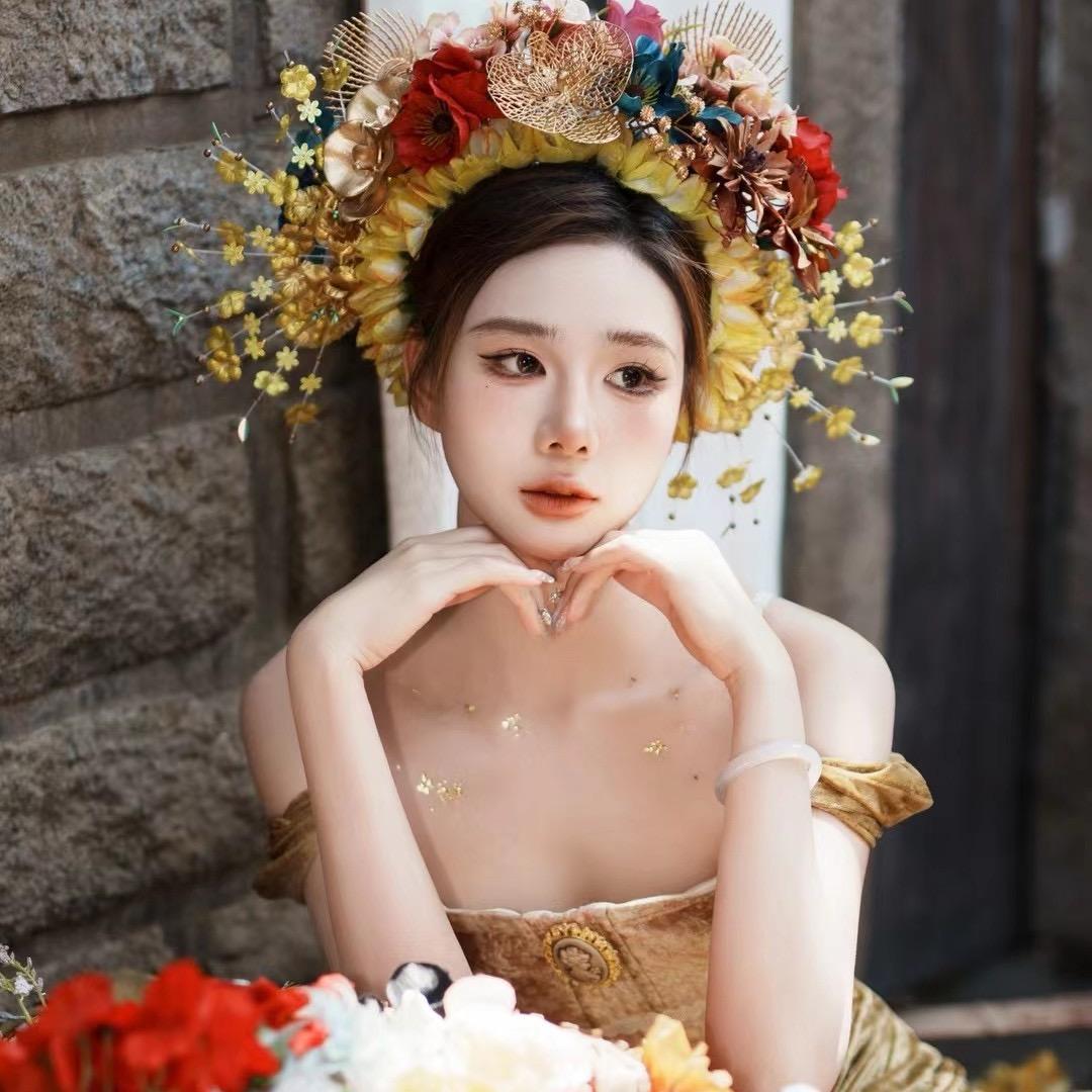 JK少女公交车上遭遇八大汉轮流让座