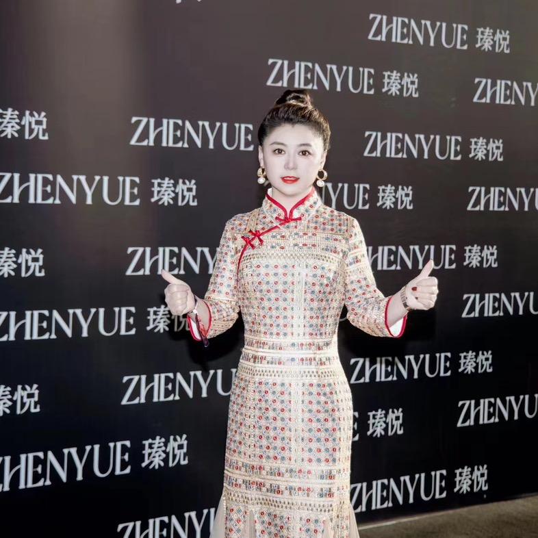 瑧悦京灿讲黄斑斑