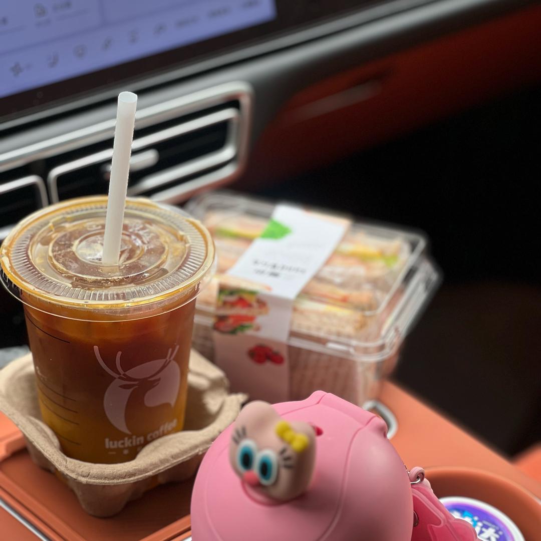 吃饱喝足就想睡😪