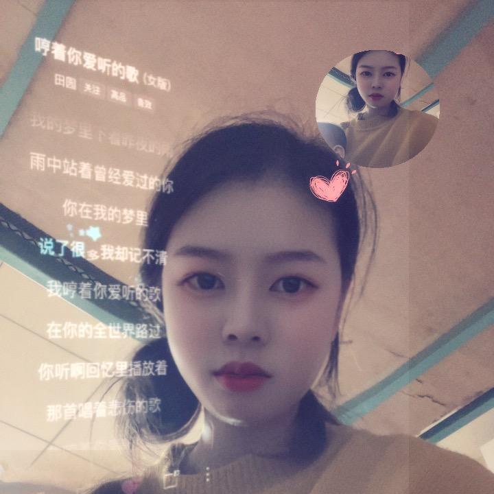 开挂的越莓曲奇🍪