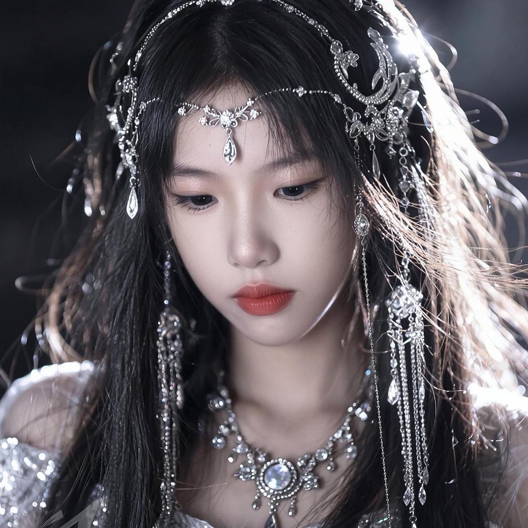 大家好，我叫本本