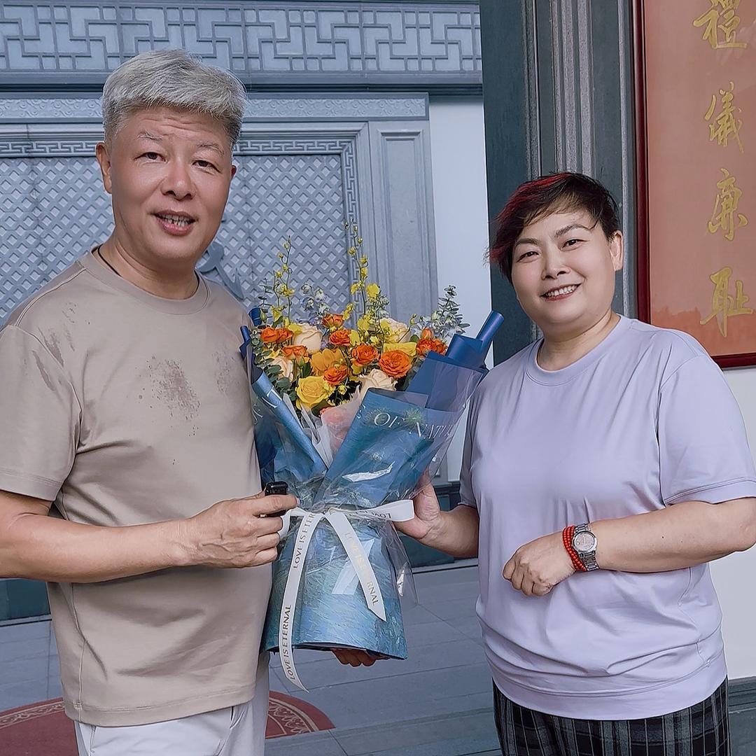 霞湖世家欢姐（退休再就业）